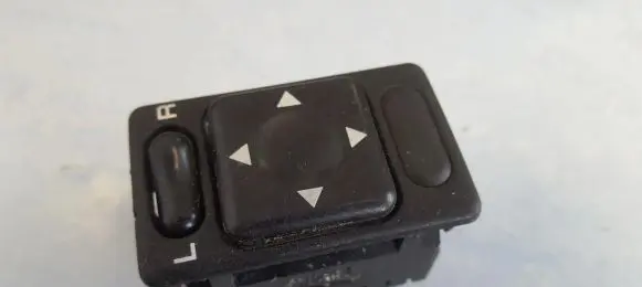 Nissan Primera Wing mirror switch