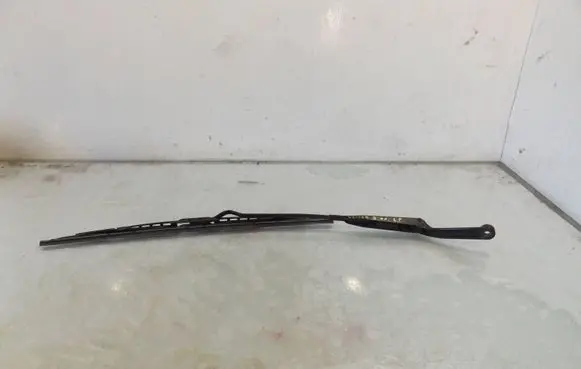 Opel Vectra B Front wiper blade arm