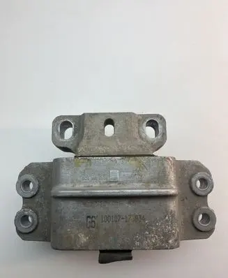 Volkswagen PASSAT B6 Engine mount bracket 3C0199555 3C0199555P