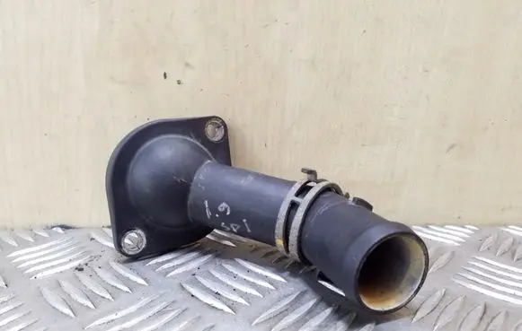 Volkswagen Touran I Engine coolant pipe/hose 038121121D