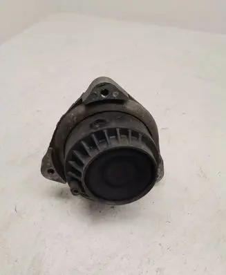BMW 5 F10 F11 Engine mount bracket 6777371