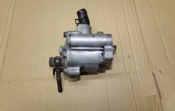 Toyota Avensis T250 Vacuum pump 2930027020