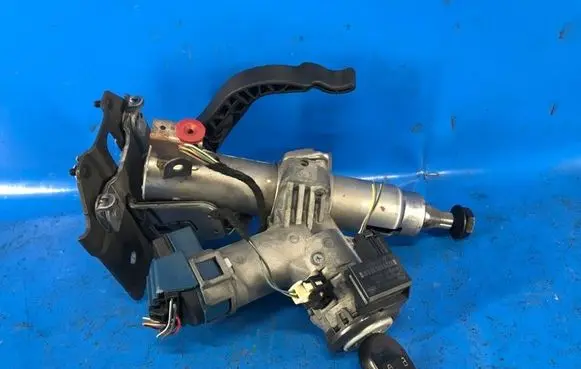 Ford Fiesta Steering wheel axle BE8Z3C529P