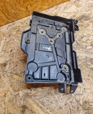 Battery tray
