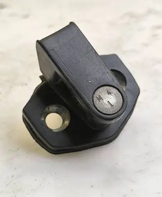 BMW 5 E39 Front door lock loop/hook striker 8105511