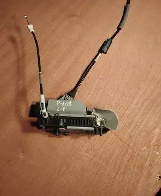 Peugeot 208 Front door lock 9812500580