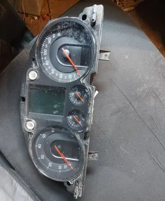 Volkswagen PASSAT B6 Speedometer (instrument cluster) 3C0920870T V0007000