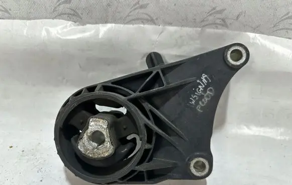 Opel Insignia A Engine mount bracket 13227767