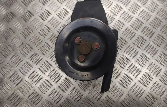 Mercedes-Benz Vito Viano W638 Power steering pump A6042360010