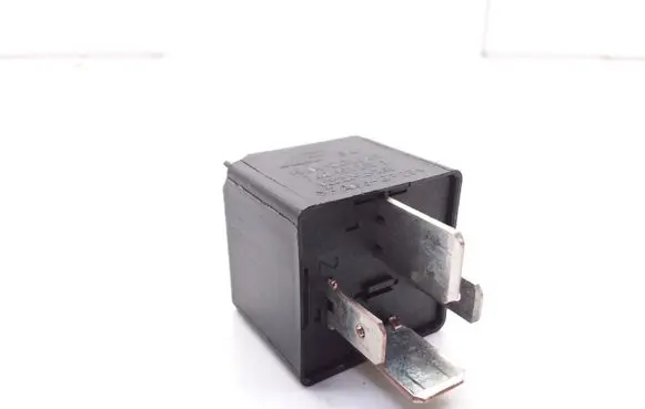 Volkswagen Golf IV Other relay 7M0951253A 95VW10K705CA