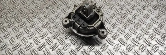 Engine mount bracket