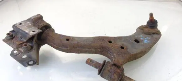 Honda CR-V Front lower control arm/wishbone