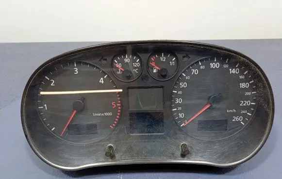 Audi A3 S3 8L Speedometer (instrument cluster) 8L0920900B