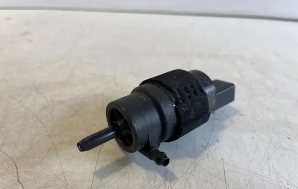 Audi A5 Windscreen/windshield washer pump 8K5955647