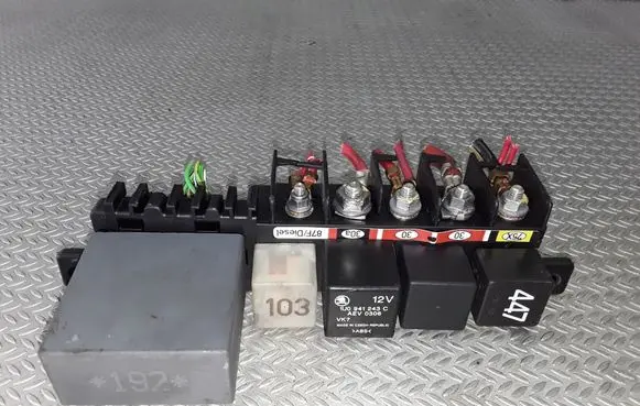 Skoda Octavia Mk1 (1U) Fuse module 8L0941822