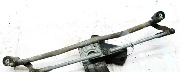 Lexus IS 220D-250-350 Front wiper linkage and motor