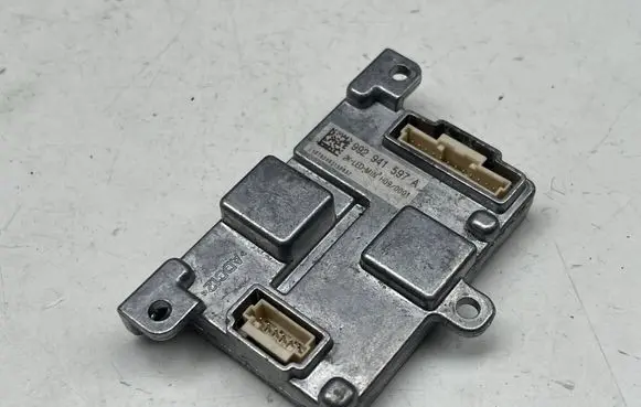 Audi A3 8Y Rear glass lock/latch Q314 992941597A