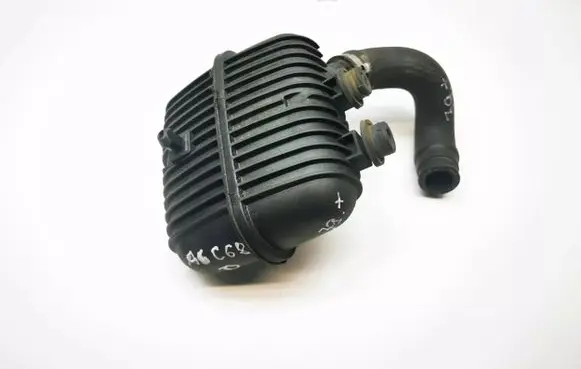 Vacuum air tank