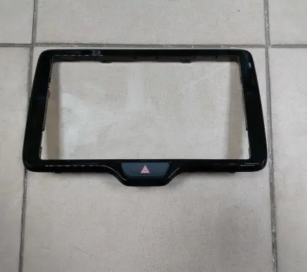 Toyota Yaris XP210 Radio/GPS head unit trim 55405K0030 MOUO22904