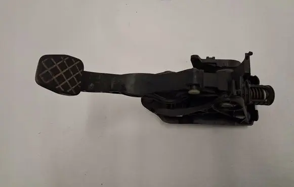 Volkswagen Golf VII Accelerator throttle pedal 5Q1721059CQ