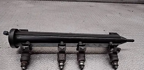 Volkswagen Touran I Fuel injectors set 06A906031BT 06A133317AS