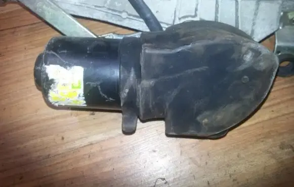 Renault Laguna I Wiper motor