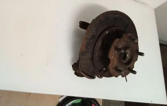 Toyota RAV 4 (XA30) Rear wheel hub spindle/knuckle 