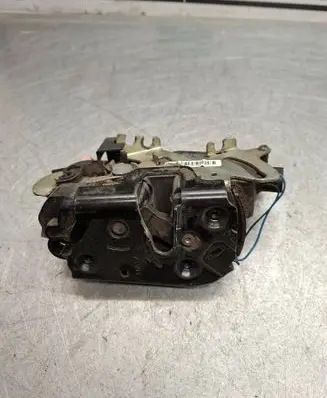 Mercedes-Benz Vito Viano W639 Front door lock A6397201635
