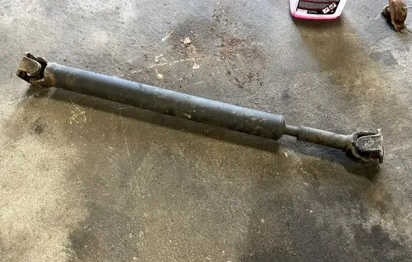 KIA Sorento Rear driveshaft/prop shaft 
