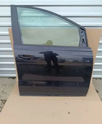 Volkswagen Sharan Front door 7N0LC9X