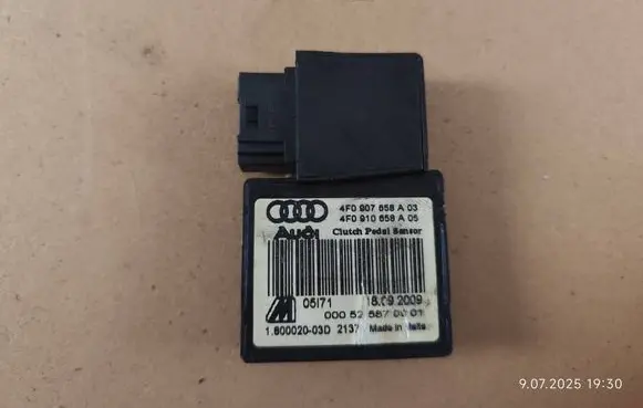 Audi A6 S6 C6 4F Clutch pedal sensor 4F0907658A 4F0910658A 180002003