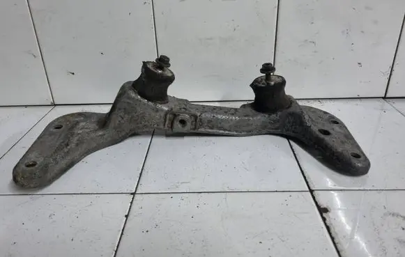 BMW 3 E36 Gear shift cable bracket 1141833 10920339