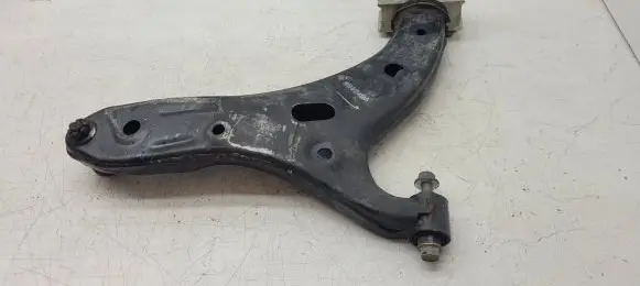 Subaru Outback (BS) Front lower control arm/wishbone B9402DA