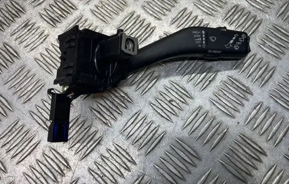 Volkswagen Touran I Wiper control stalk ANP80H024C 2HF0508C