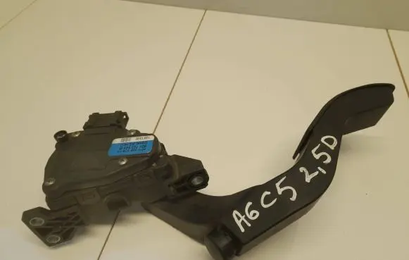 Audi A6 S6 C5 4B Accelerator throttle pedal 8D1723523M 6PV00837602