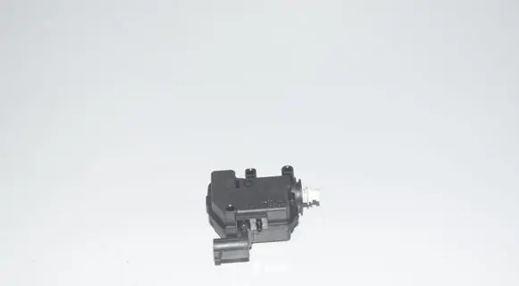 Fuel tank cap lock