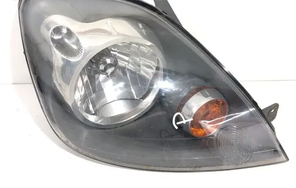 Ford Fiesta Headlight/headlamp
