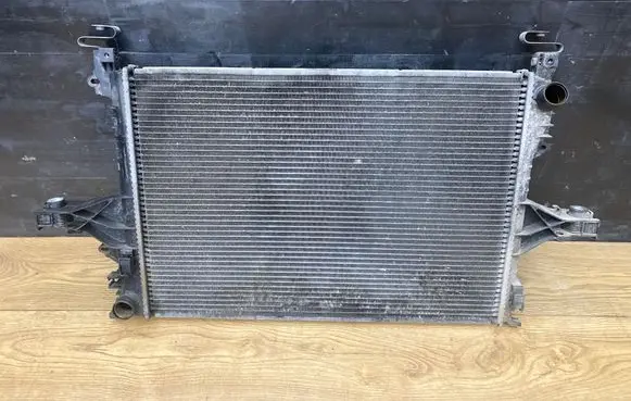 Volvo S80 Coolant radiator 30714047