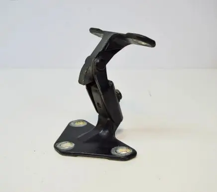 Tailgate/trunk/boot hinge