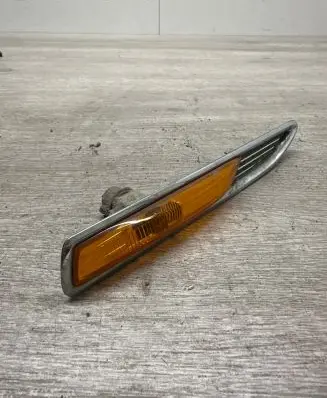 Ford Mondeo MK IV Front fender indicator light 7s7113k354 5AG65 M0113AS06