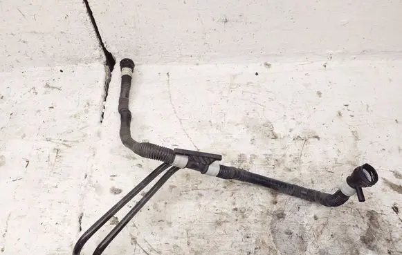 Tesla Model Y Electric car engine cooling hoses/pipes 164766500E