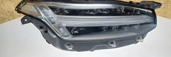 Volvo XC90 Headlight/headlamp 31655703 3641240