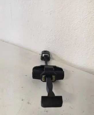 Ford Focus Front door check strap stopper