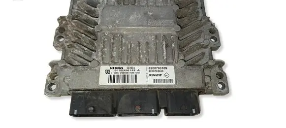 Renault Megane III Engine control unit/module S122326132A 8200726923 8200793109