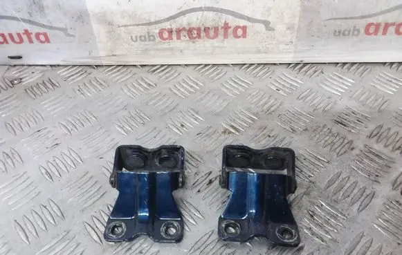 Subaru Legacy Tailgate/trunk/boot hinge