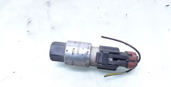 Ford Focus Air conditioning (A/C) pressure sensor 95BM19E561AA