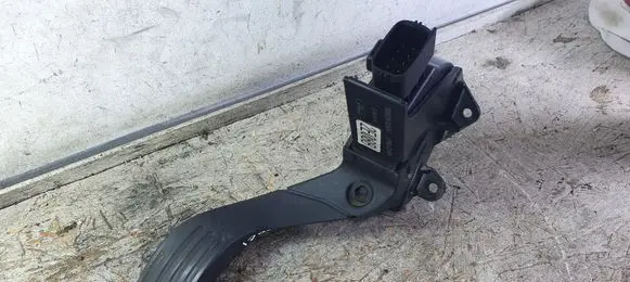 Ford Focus Accelerator throttle pedal 98AB9F836AE