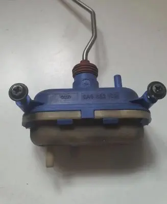 Audi 100 S4 C4 Central locking vacuum pump 8A5862153