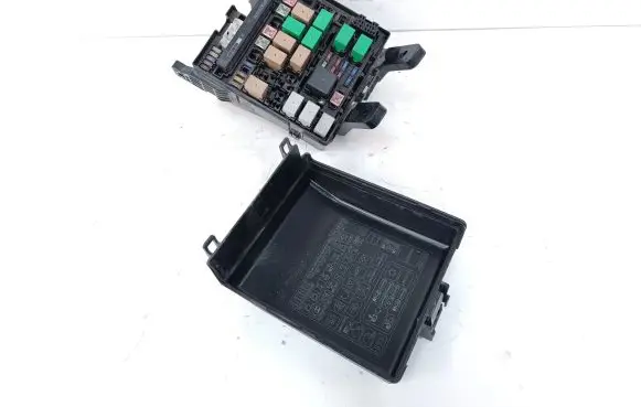 KIA Sportage Fuse box set 914353U504