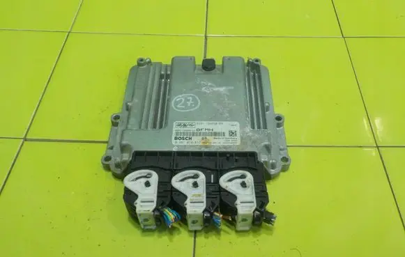 Ford Mondeo MK IV Engine control unit/module 0281014832 NP384